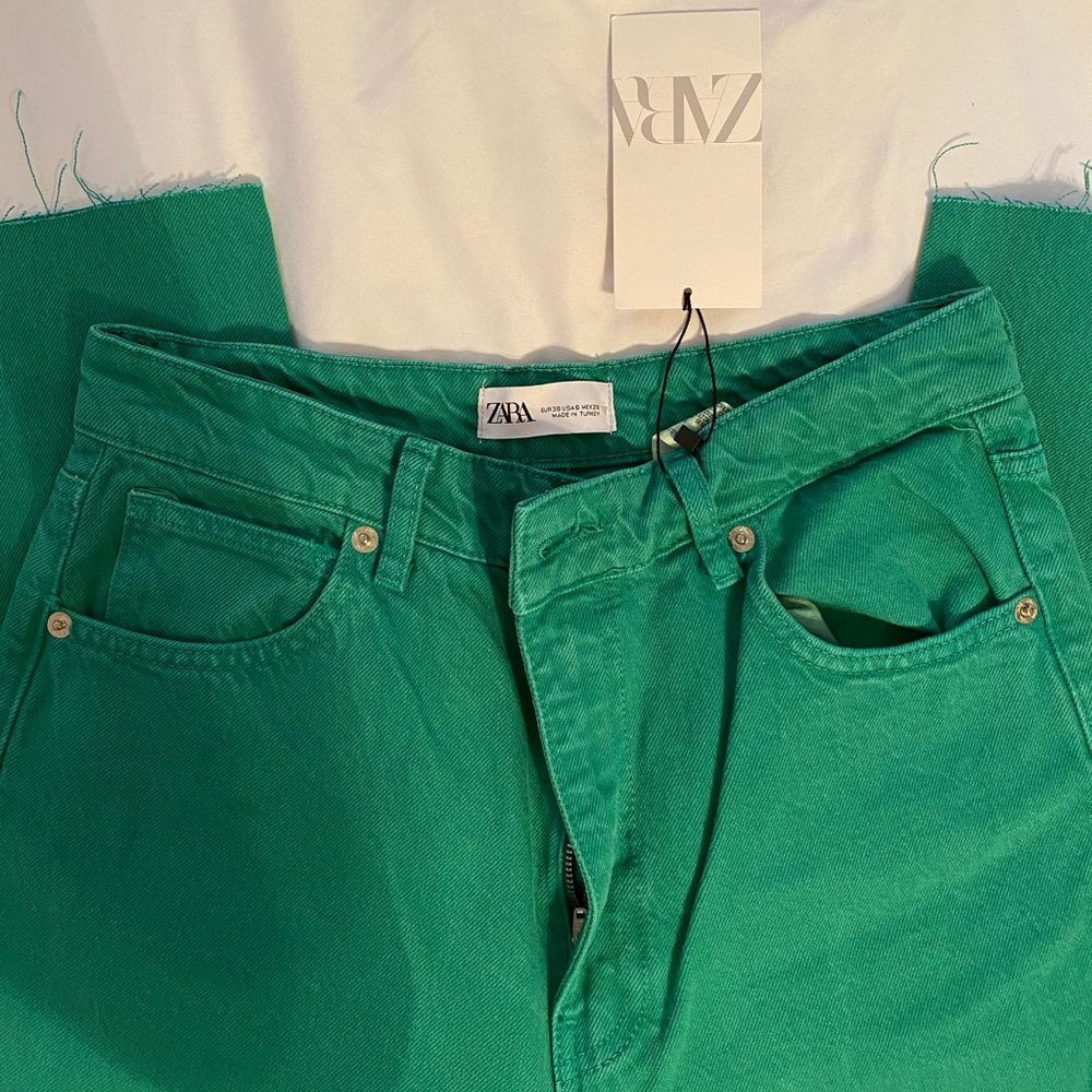 Zara High Waisted Green Straight Jeans